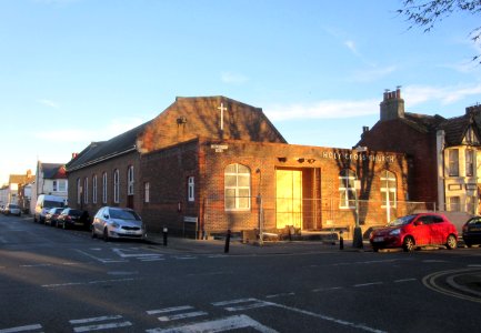 Holy Cross Church, Tamworth Road–Rutland Road, Poets' Corner, Hove (March 2017) (1)