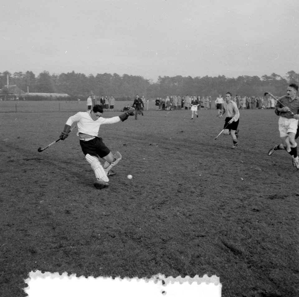 Hockey Togo tegen Laren 1-2, Bestanddeelnr 907-4199