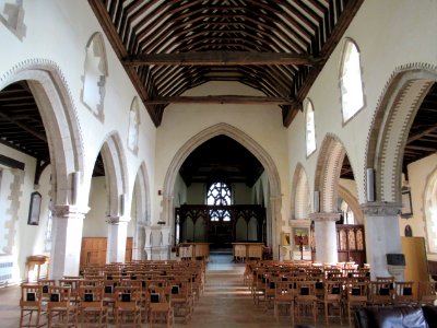 Holy Cross, Felsted, nave 1