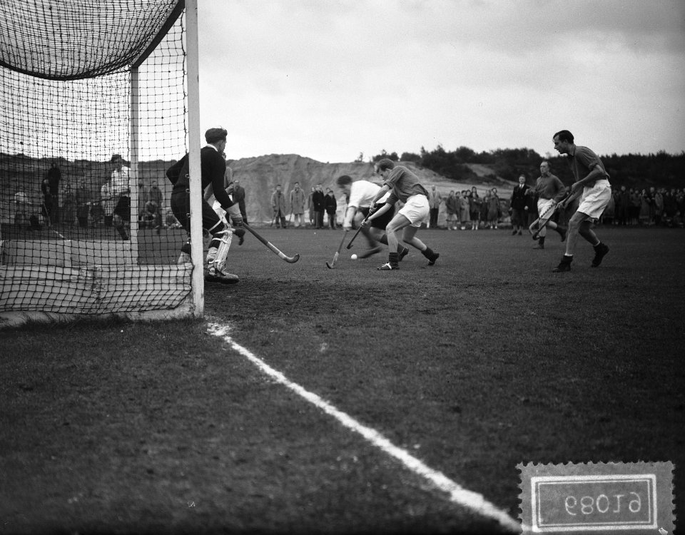 Hockeywedstrijd Nederlands elftal tegen Oost Hilversum, Bestanddeelnr 906-8019