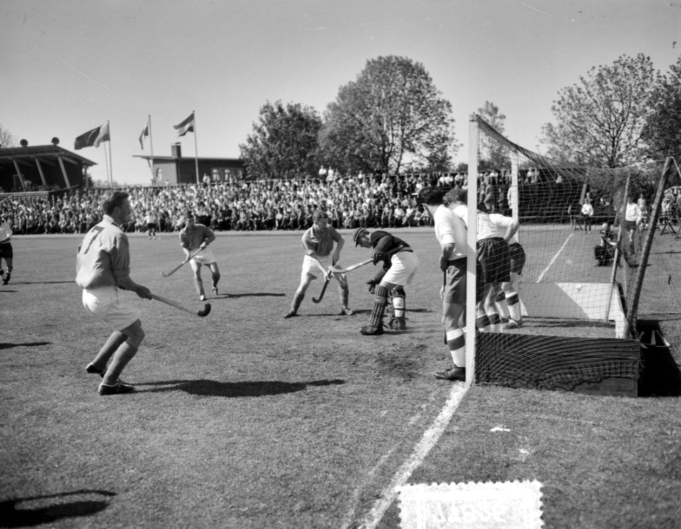 Hockey Holland tegen Poland. Strafcorner, Bestanddeelnr 907-7826