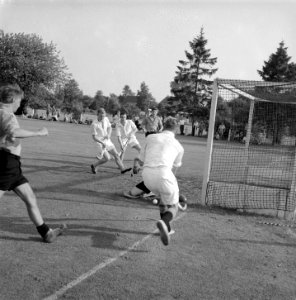 Hockey oefenwedstrijd van voorlopig Nederlands elftal tegen B elftal , spelmomen, Bestanddeelnr 907-2881