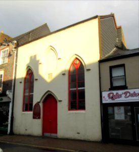 Holyrood Hall, 70 High Street, Newport, Isle of Wight (May 2016) (2)