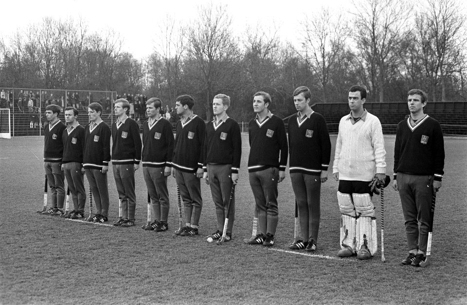 Hockey Nederland tegen Zuid Afrika te Amstelveen elftal, Bestanddeelnr 922-3182