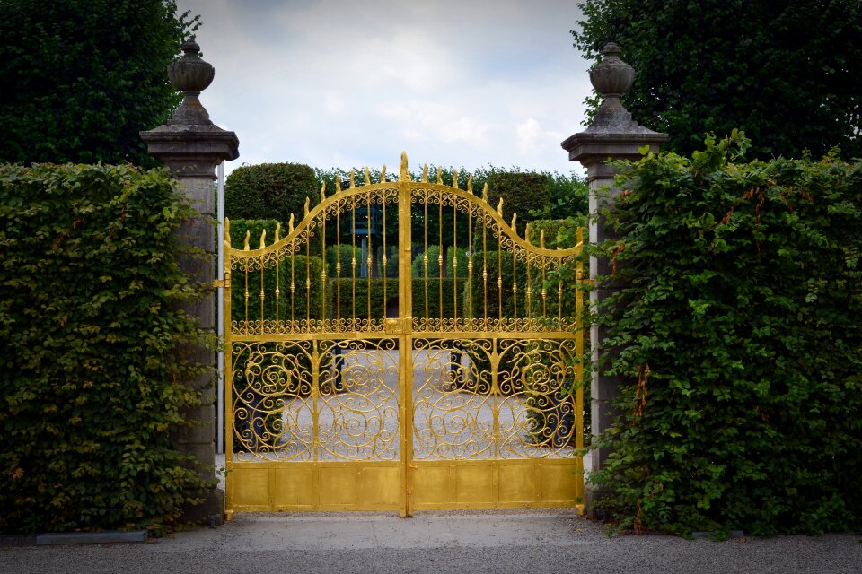 Portal herrenhäuser gardens hanover