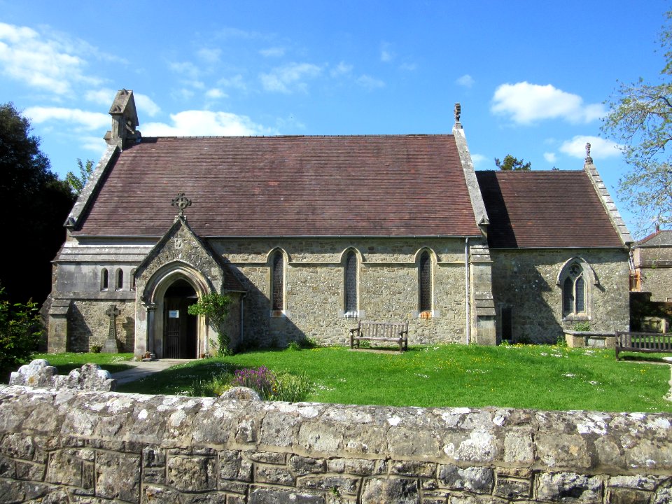 Holy Cross Church, Church Road, Binstead (May 2016) (6)