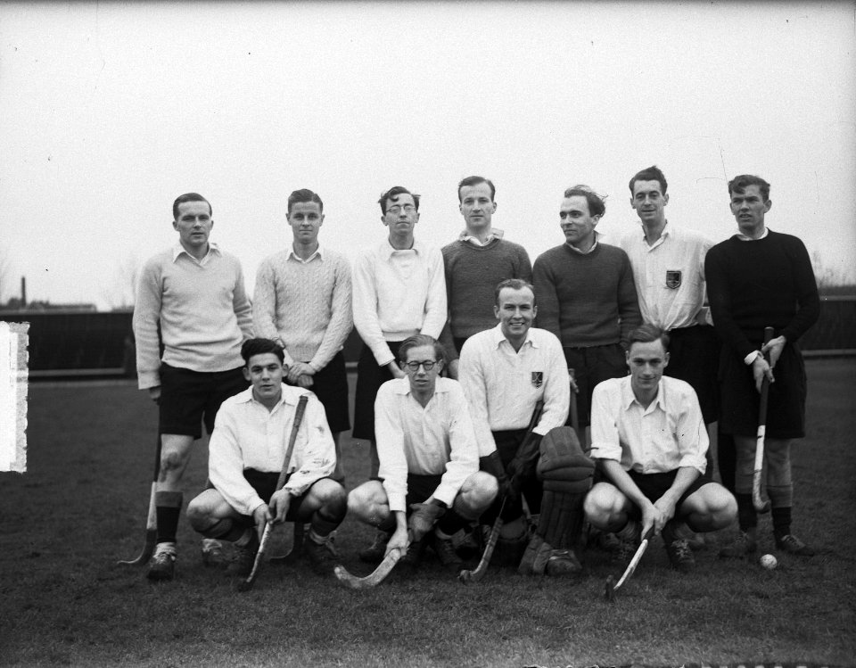 Hockey Amsterdam tegen HHYC. Elftal van Amsterdam, Bestanddeelnr 903-1433