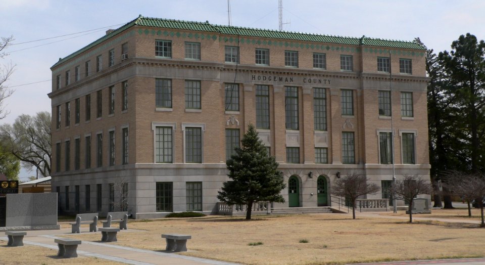 Hodgeman County courthouse (Kansas) from NW 1