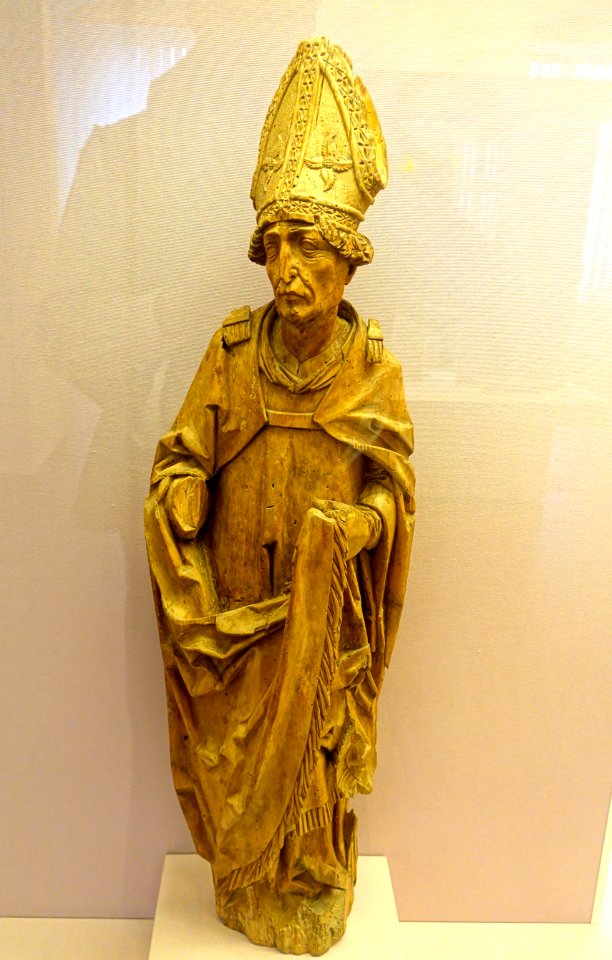 Holy bishop by Tilman Riemenschneider, c. 1505-1510, linden wood - Mainfränkisches Museum - Würzburg, Germany - DSC04824