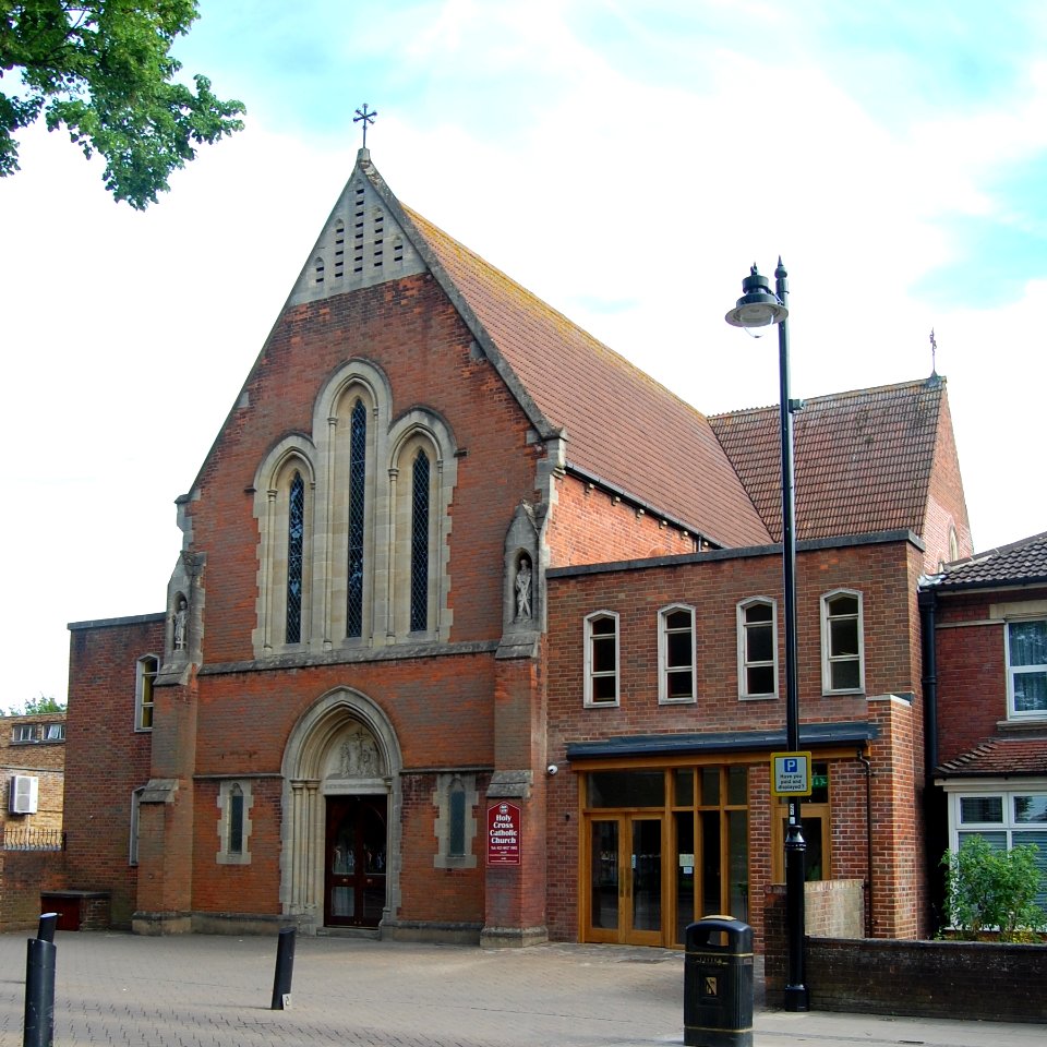 Holy Cross RC Church, Leigh Road, Eastleigh (June 2019) (6)