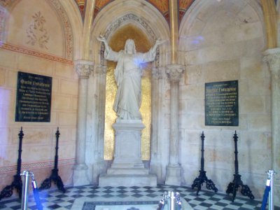 Hočevar Mausoleum 02