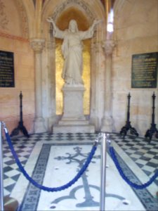 Hočevar Mausoleum 03