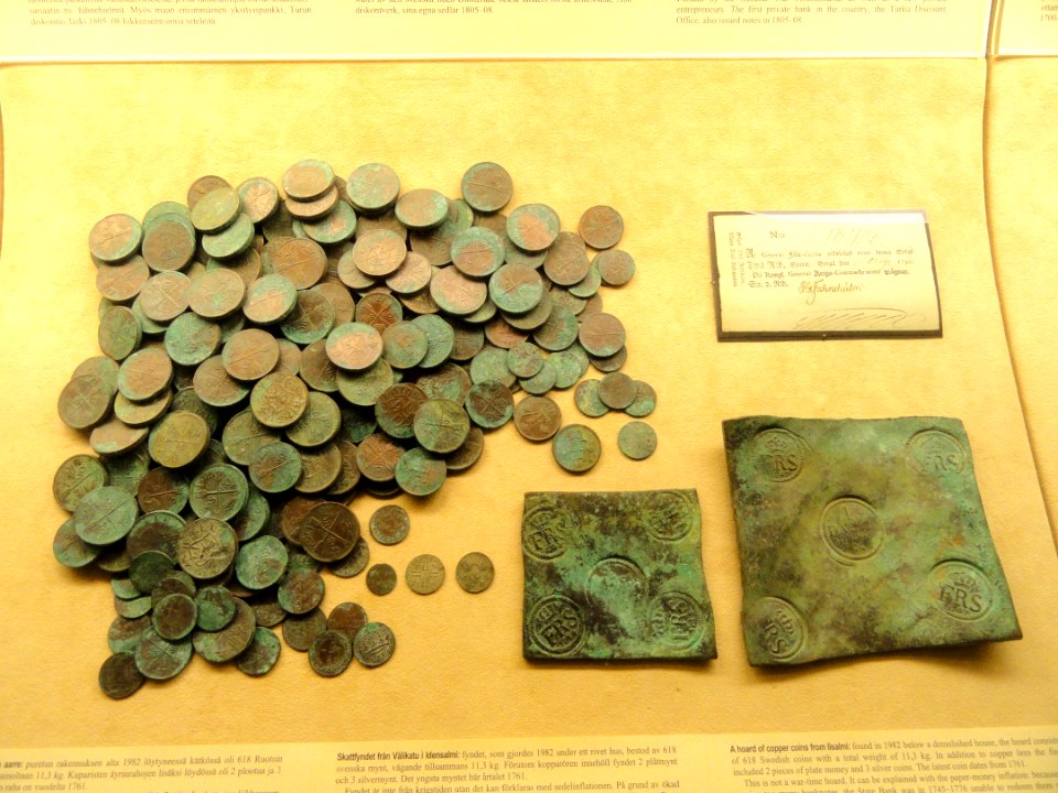 Hoard of Swedish copper coins, Iisalmi, latest coin from 1761 - National Museum of Finland - DSC04135
