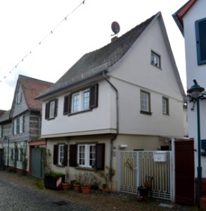Hochheim am Main, Rathausstraße 36