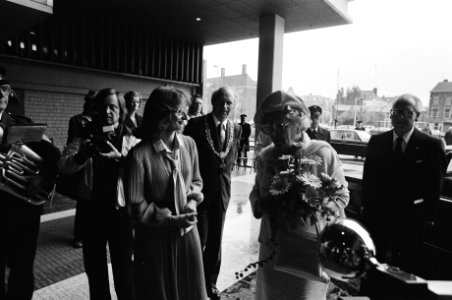 HM en burgemeester Schols, Bestanddeelnr 930-2818