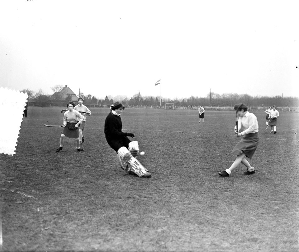 Hockey Hilversum tegen Amsterdam, Bestanddeelnr 906-8954