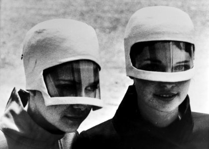 Hoeden Astronaut look , Wenen, Bestanddeelnr 922-5319 (cropped)