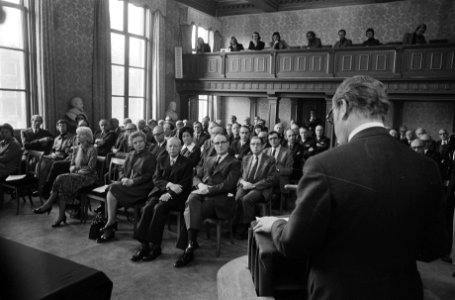 HM bij installatie stuurgroep arbeidsmarkt en stuurgroep Demografisch Onderzoek , Bestanddeelnr 927-7332
