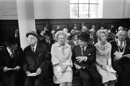 HM bij inwijding gerestaureerde synagoge Liberaal Joodse Gemeente Den Haag , v.l, Bestanddeelnr 928-7633