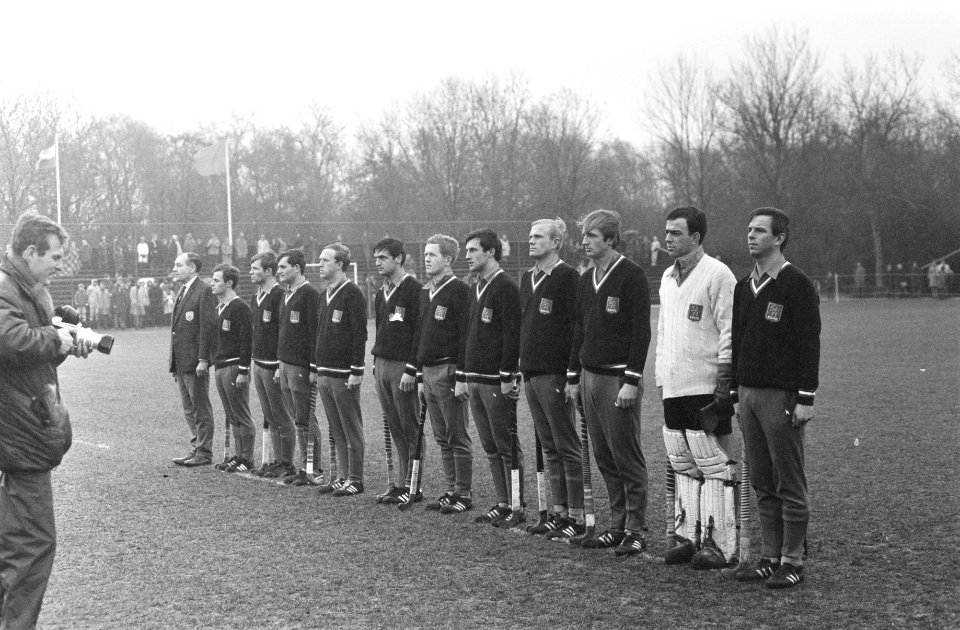 Hockey Nederland tegen Belgie 1-1 in het Wagener hokeystadion te Amstelveen elft, Bestanddeelnr 922-2475
