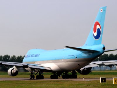 HL7605 Korean Air Lines Boeing 747-4B5F(ER) - cn 35526 taxiing 14july2013 pic-010
