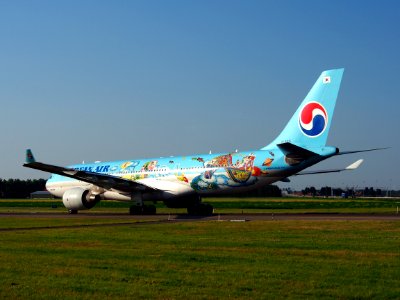 HL8211 Korean Air Lines Airbus A330-223 - cn 1133 taxiing 18july2013 pic-013