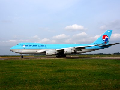 HL7605 Korean Air Lines Boeing 747-4B5F(ER) - cn 35526 taxiing 14july2013 pic-005