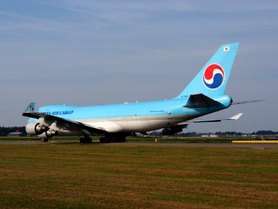 HL7605 Korean Air Lines Boeing 747-4B5F(ER) - cn 35526 taxiing, 25august2013 pic-8
