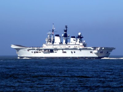 HMS Illustrious (R06) at Port of Amsterdam, 02Mar2009 p8