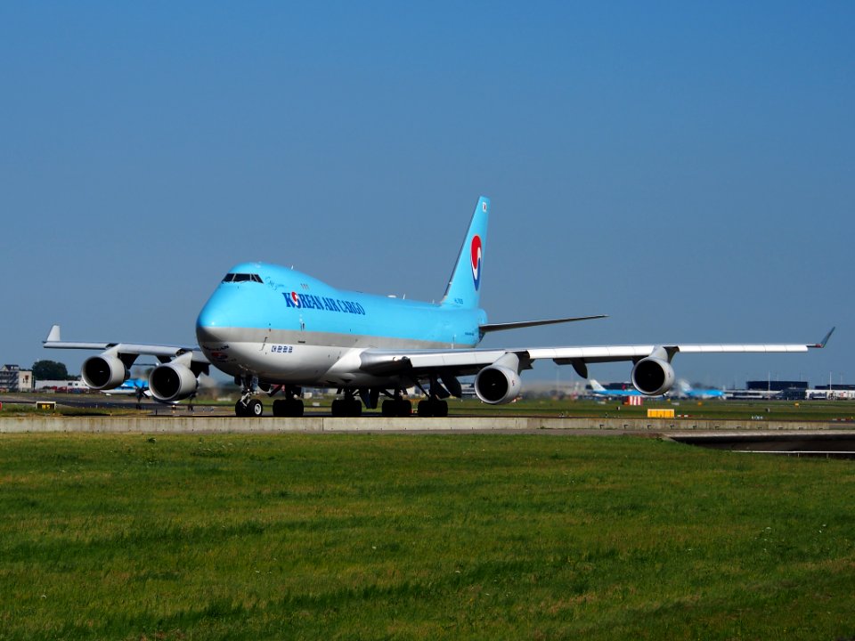 HL7605 Korean Air Lines Boeing 747-4B5F(ER) - cn 35526, taxiing 21july2013 pic-002