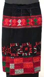 Ho (woman's tube skirt) from Vietnam, Honolulu Museum of Art 12632.1