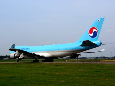 HL7605 Korean Air Lines Boeing 747-4B5F(ER) - cn 35526 taxiing 14july2013 pic-008
