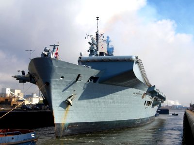 HMS Illustrious (R06) at Port of Amsterdam, 02Mar2009 p1