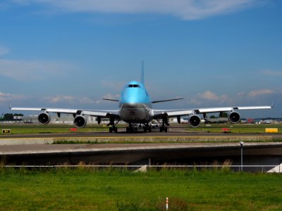 HL7400 Boeing 747-4B5F Korean Air Lines taxiing at Schiphol (AMS - EHAM), The Netherlands, 18may2014, pic-1 photo