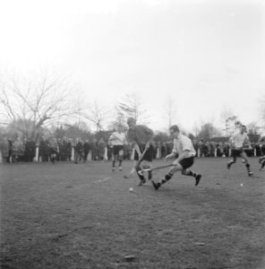 Hockey Laren tegen Amsterdam 0-0, Bestanddeelnr 913-5124
