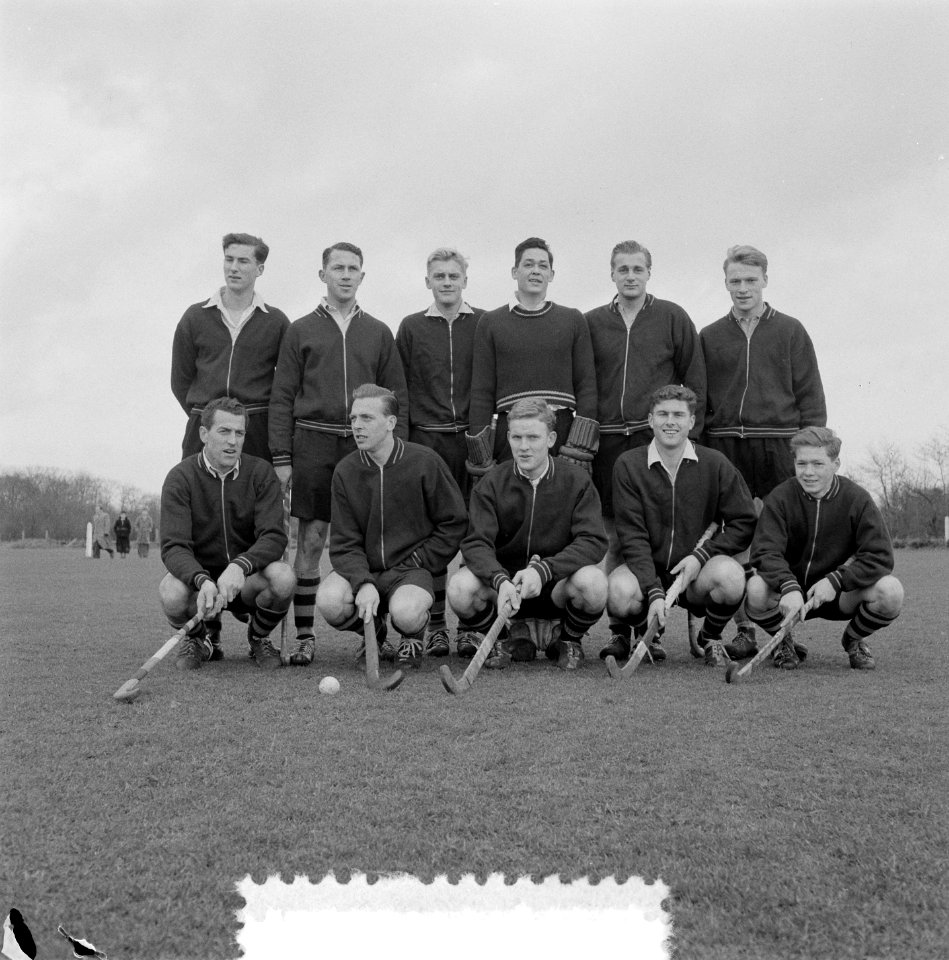 Hockey Laren tegen Amsterdam 1-1, spelmoment, Bestanddeelnr 907-5521
