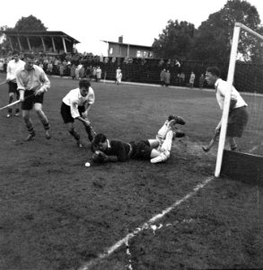 Hockey Amsterdam tegen Laren 1-2, Bestanddeelnr 907-4011