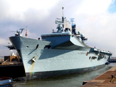 HMS Illustrious (R06) at Port of Amsterdam, 02Mar2009 p2