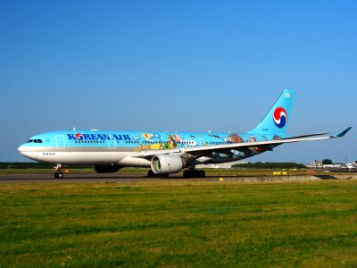 HL8211 Korean Air Lines Airbus A330-223 - cn 1133 taxiing 18july2013 pic-008