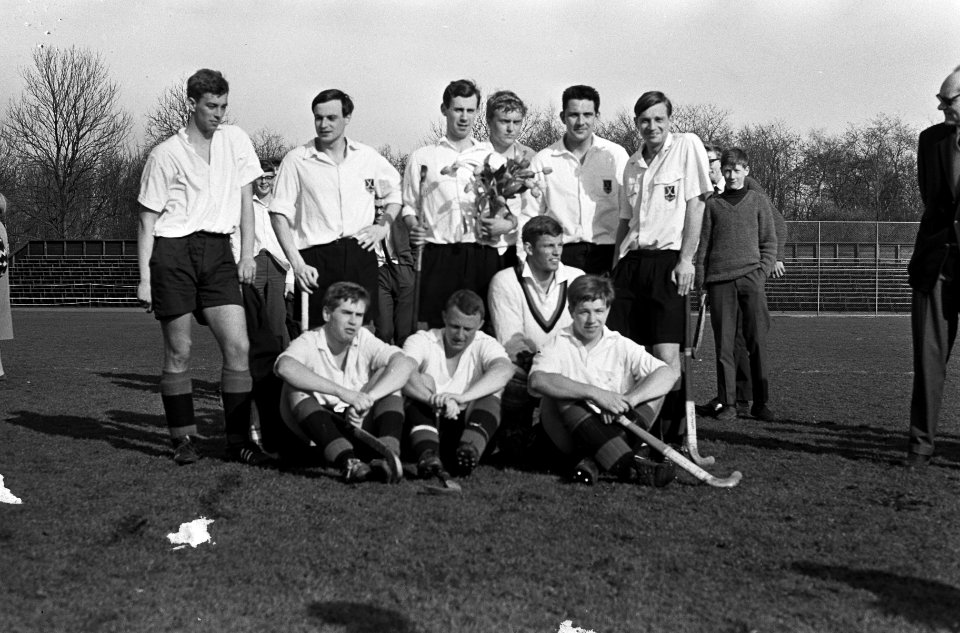 Hockey Amsterdam tegen Hilversum 4-0, elftal Amsterdam kampioen, Bestanddeelnr 917-5834