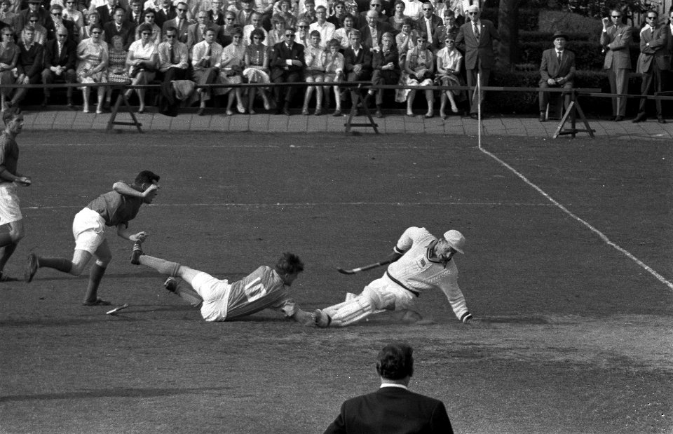 Hockey Nederland tegen Groot Britannie in het Wagenerstadion te Amstelveen, Bestanddeelnr 911-2311