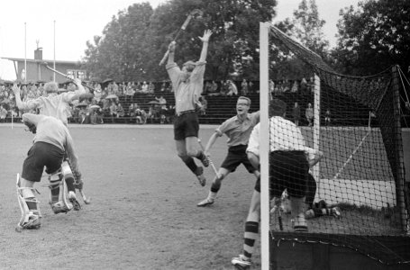 Hockey Amsterdam tegen Laren 1-1, Bestanddeelnr 913-0214