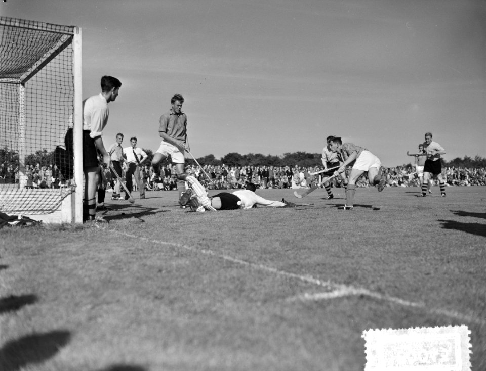Hockey laren tegen Olympisch team te Laren 1-2, Bestanddeelnr 908-0043
