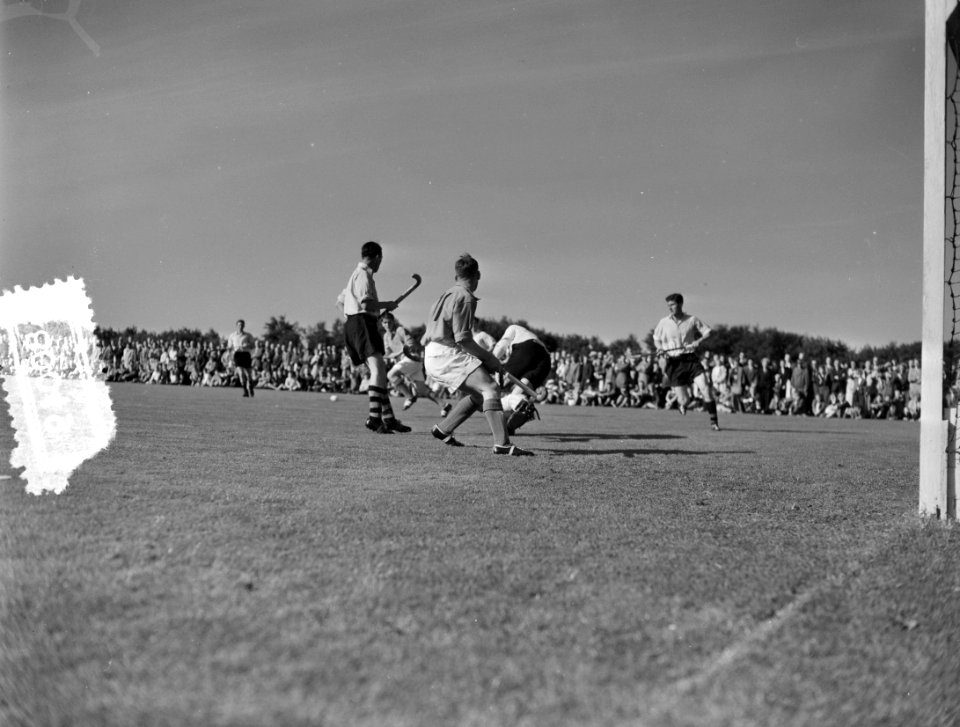 Hockey laren tegen Olympisch team te Laren 1-2, Bestanddeelnr 908-0049