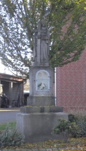 Hoevelhof-Christusstatue Bauernweg-2