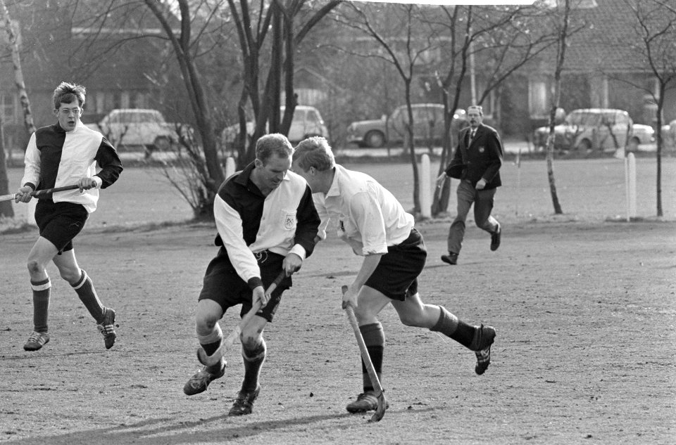 Hockey Amsterdam tegen Leiden 3-1, spelmoment, Bestanddeelnr 918-9081