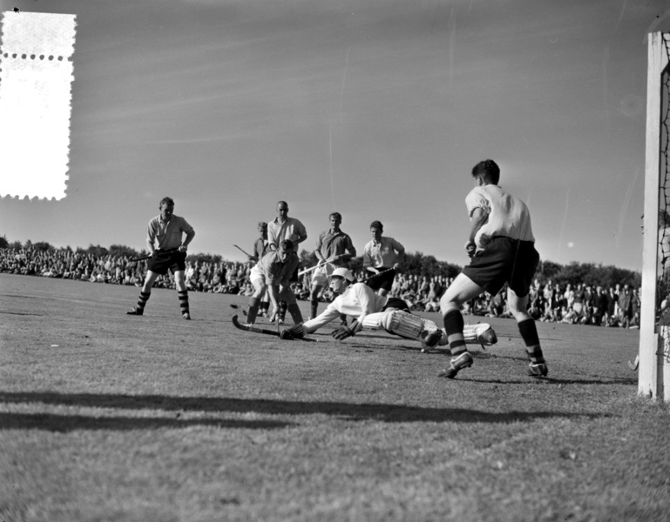 Hockey laren tegen Olympisch team te Laren 1-2, Bestanddeelnr 908-0046