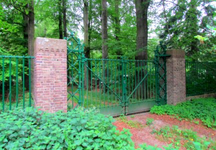 Hoenderloo, toegangshek Hoge Veluwe (Harskampweg)