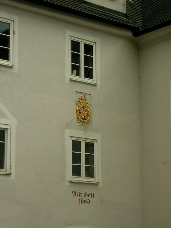 Hofmühl Eichstätt -Nr. 10 Wohnbau Wappen