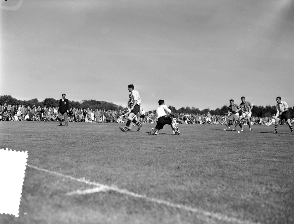 Hockey laren tegen Olympisch team te Laren 1-2, Bestanddeelnr 908-0048